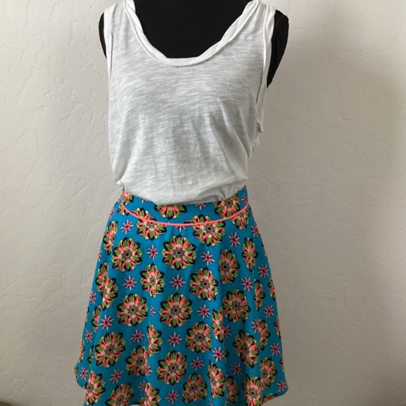 Flying Tomato NWOT, flowy mini skirt, blue background with orange flowers - Picture 8 of 11